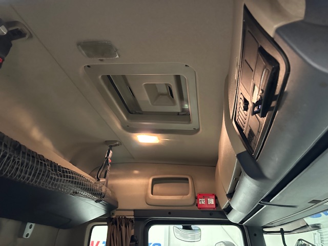 Scania R440 6×2 Rear Lift Brick Grab Drawbar