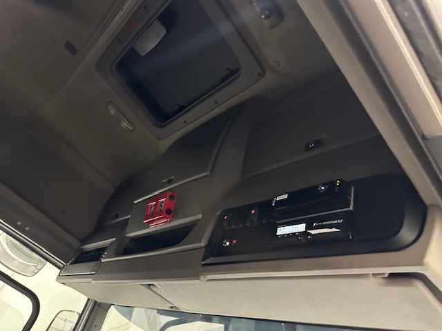 DAF CF85 460 6×2 Flatbed Drawbar Brick Grab