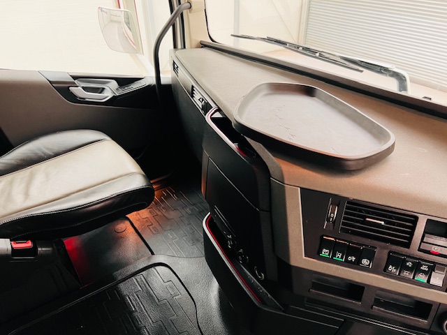 Volvo FH 500 6×2 Midlift Tractor Unit