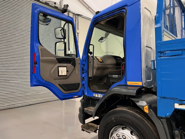 DAF LF55 220 Day Cab Dropside Brick Grab