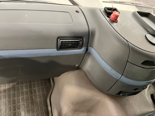 Volvo FM 400 8×4 Steel Tipper Grab Manual