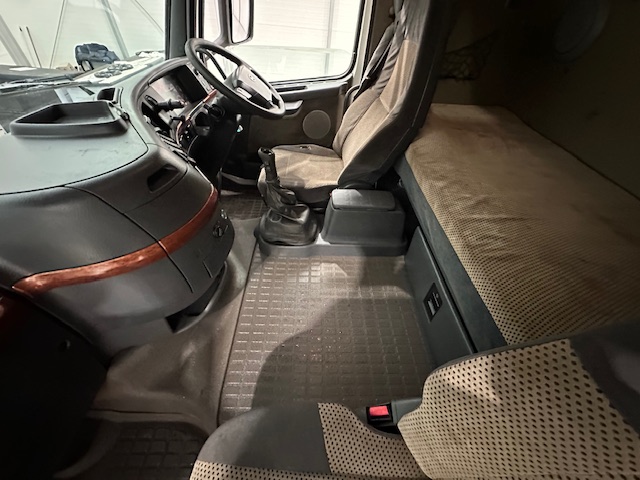 Volvo FH 520 6×2 Sleeper Cab Tractor Unit Manual