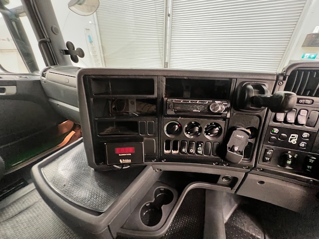 Scania G360 8×2 Sleeper Chassis Cab