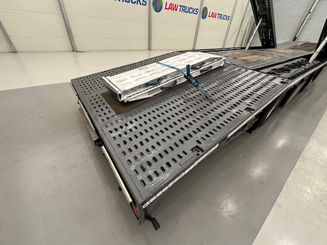 SDC Tri Axle Kicker Vehicle Carrier Lowloader