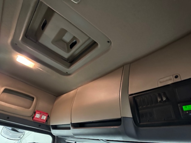 Scania R440 6×2 Rear Lift Brick Grab Drawbar