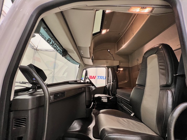 Volvo FH 500 6×2 Midlift Tractor Unit