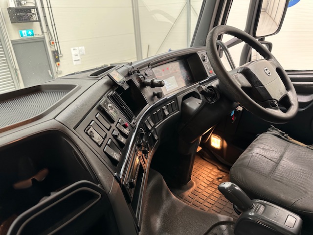 Volvo FH 460 6×2 Midlift Tractor Unit PTO