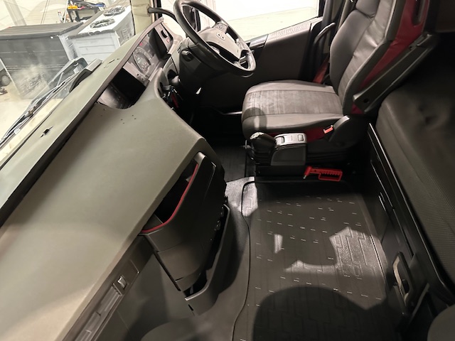 Volvo FH 500 6×2 Midlift Tractor Unit