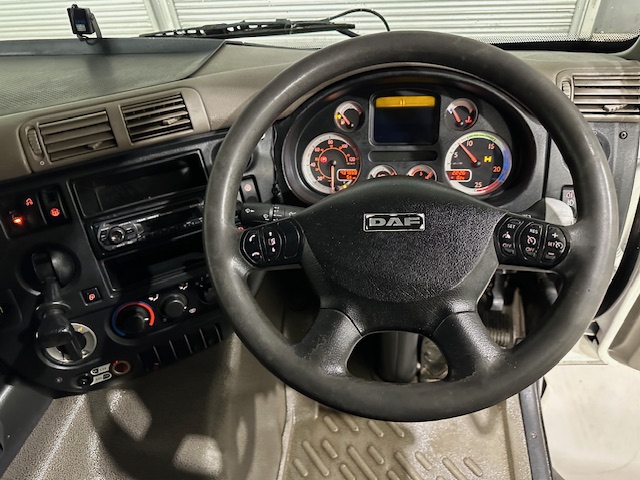 DAF CF85 460 6×2 Flatbed Drawbar Brick Grab