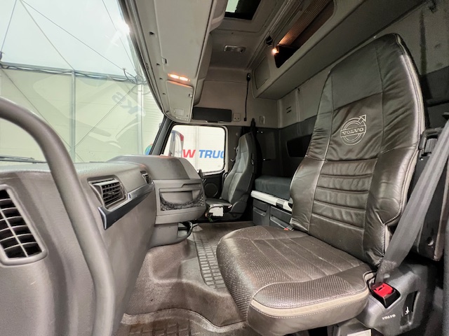 Volvo FH 460 6×2 Midlift Tractor Unit PTO