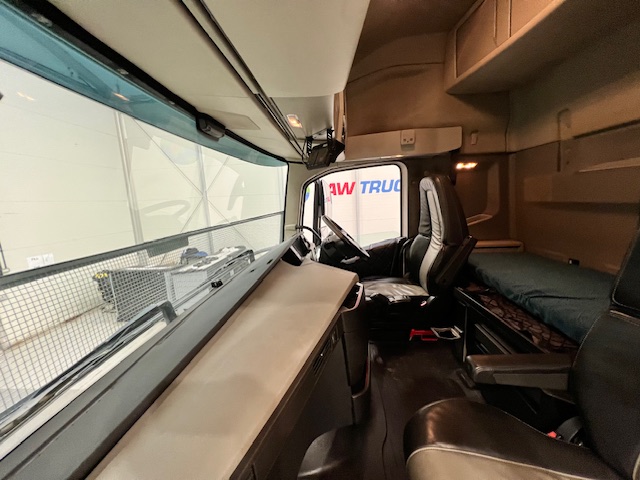 Volvo FH 500 6×2 Sleeper Cab Tractor Unit