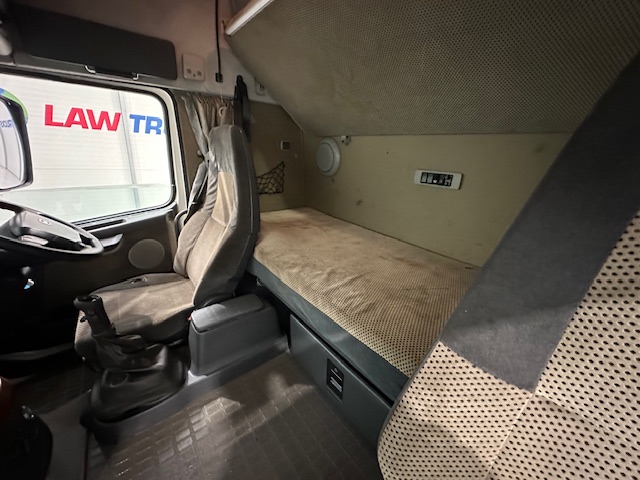 Volvo FH 520 6×2 Sleeper Cab Tractor Unit Manual