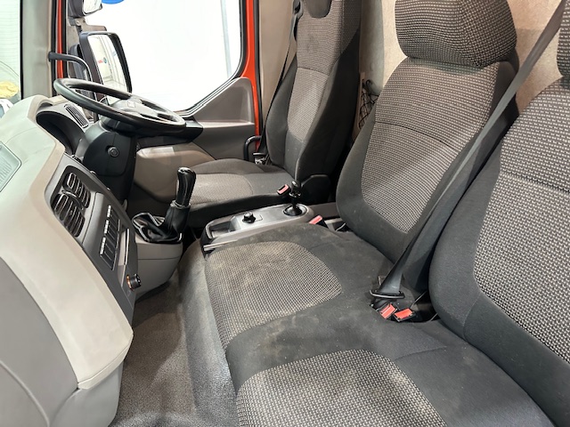 DAF LF 220 Day Cab Dropside Brick Grab