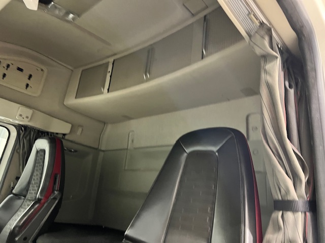 Volvo FH 500 6×2 Midlift Tractor Unit