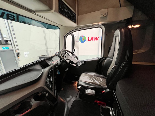 Volvo FH 500 6×2 Midlift Tractor Unit