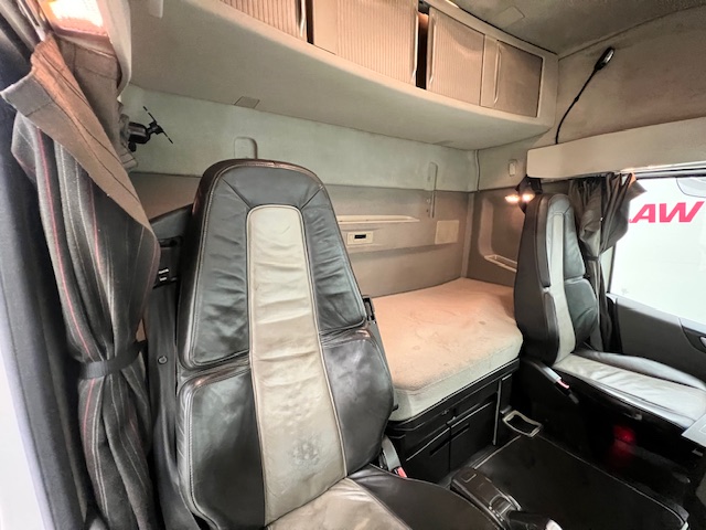 Volvo FH 500 6×2 Midlift Tractor Unit