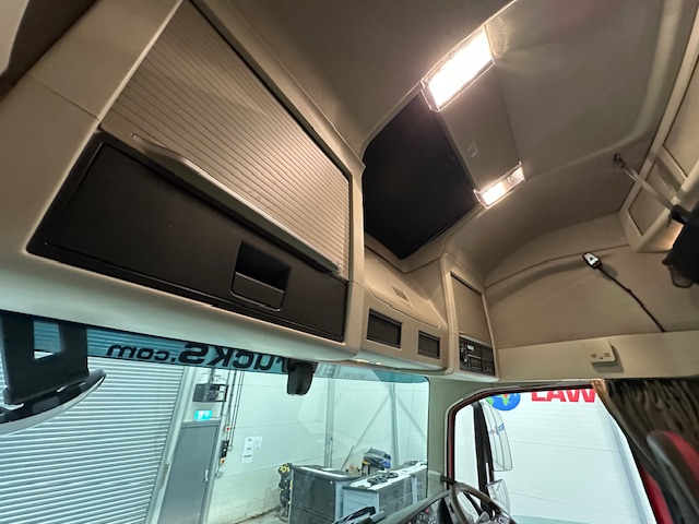 Volvo FH 500 6×2 Sleeper Cab Tractor Unit