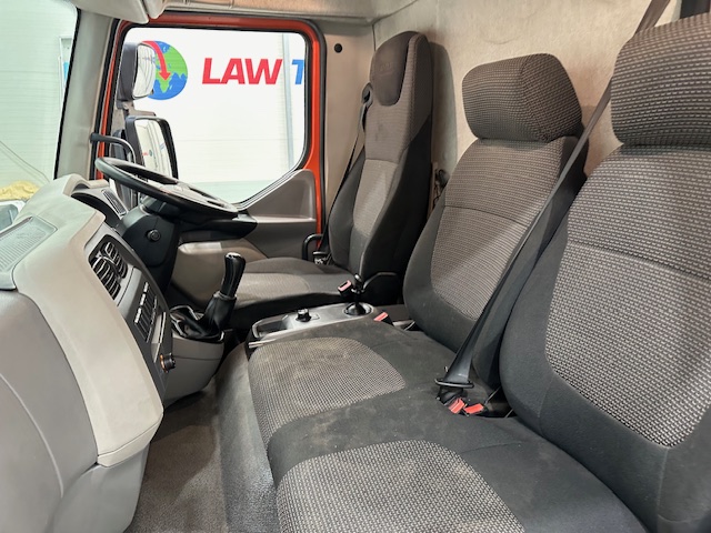 DAF LF 220 Day Cab Dropside Brick Grab