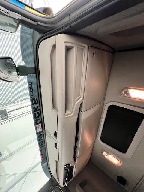 Scania S450 6×2 Midlift Highline Tractor Unit