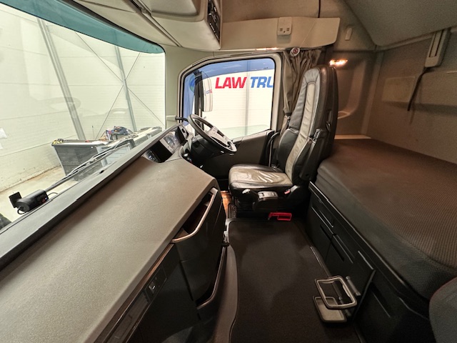 Volvo FH 500 6×2 Globetrotter XL Midlift Tractor Unit
