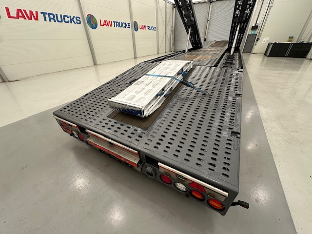 SDC Tri Axle Kicker Vehicle Carrier Lowloader