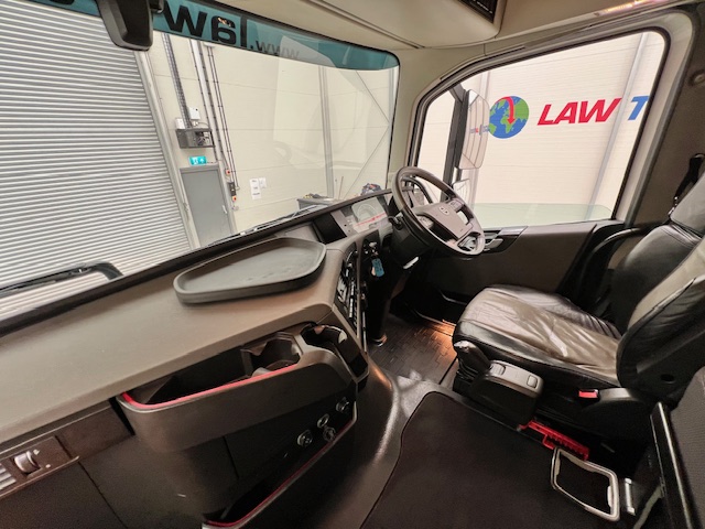 Volvo FH 500 6×2 Midlift Tractor Unit