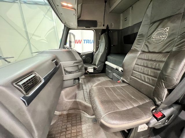 Volvo FH 460 6×2 Midlift Tractor Unit PTO