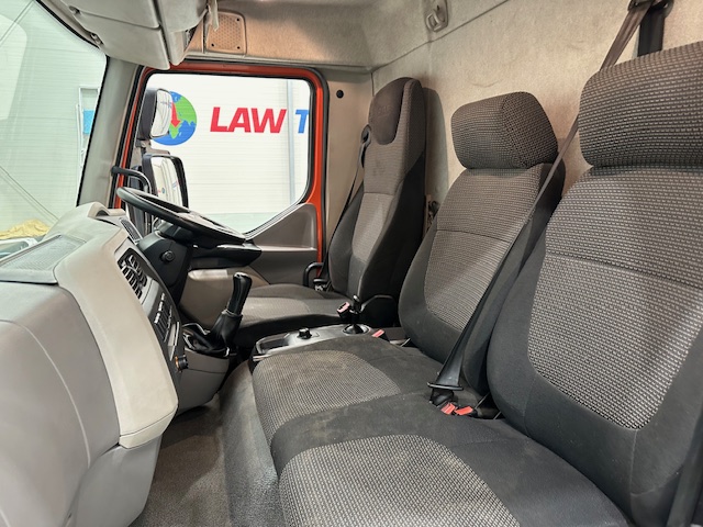 DAF LF 220 Day Cab Dropside Brick Grab