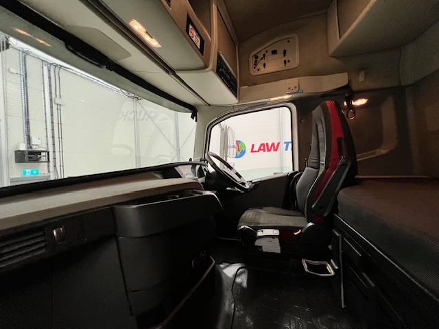 Volvo FH 500 6×2 Midlift Tractor Unit