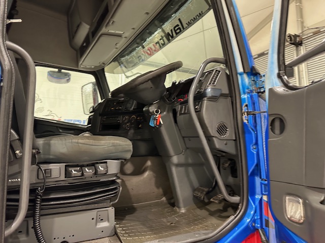Volvo FH 460 6×2 Sleeper Cab Tractor Unit