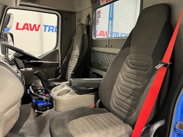DAF LF55 220 Day Cab Dropside Brick Grab