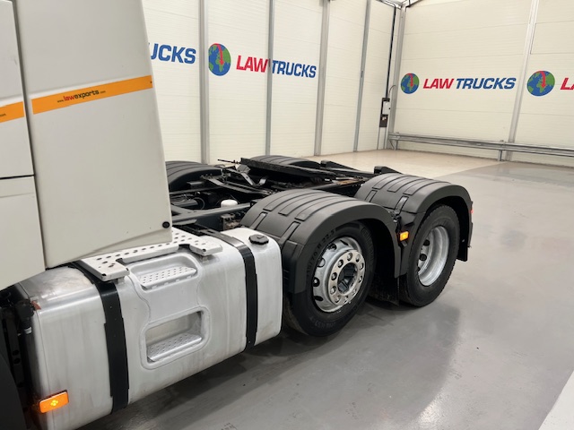 Volvo FH 500 6×2 Midlift Tractor Unit