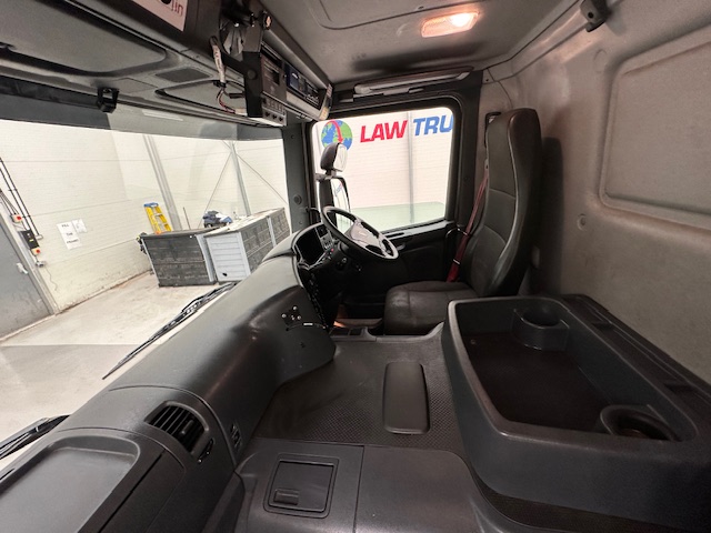 Scania P280 6×2 Rear Lift Day Cab Fridge Box