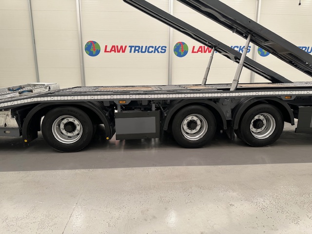 SDC Tri Axle Kicker Vehicle Carrier Lowloader