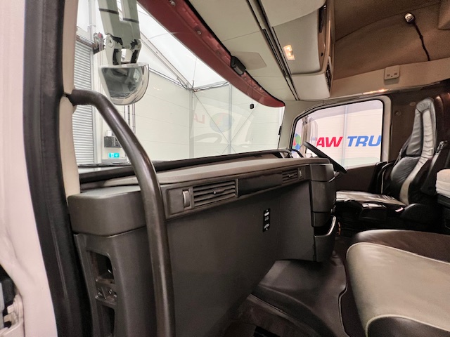 Volvo FH 500 6×2 Midlift Tractor Unit
