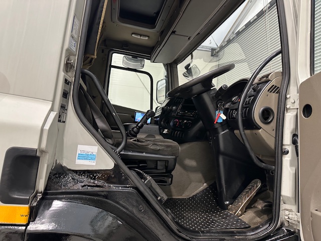 DAF CF85 360 8×2 Flatbed Brick Grab Drawbar
