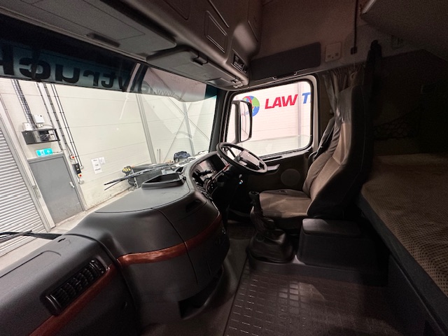 Volvo FH 520 6×2 Sleeper Cab Tractor Unit Manual