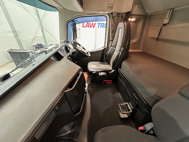 Volvo FH 500 6×2 Globetrotter XL Midlift Tractor Unit