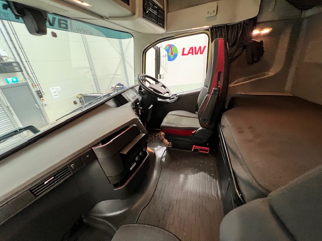 Volvo FH 500 6×2 Sleeper Cab Midlift Tractor Unit