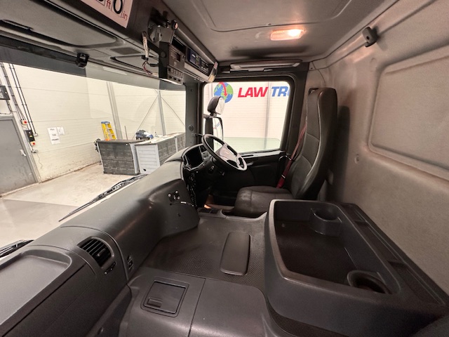 Scania P280 6×2 Rear Lift Day Cab Fridge Box