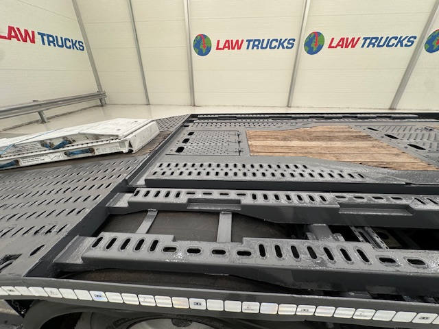 SDC Tri Axle Kicker Vehicle Carrier Lowloader