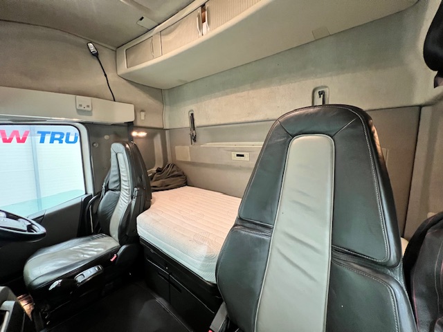 Volvo FH 500 6×2 Midlift Tractor Unit