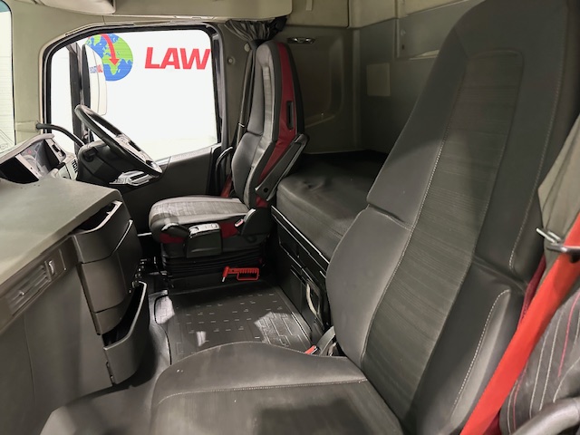 Volvo FH 500 6×2 Midlift Tractor Unit