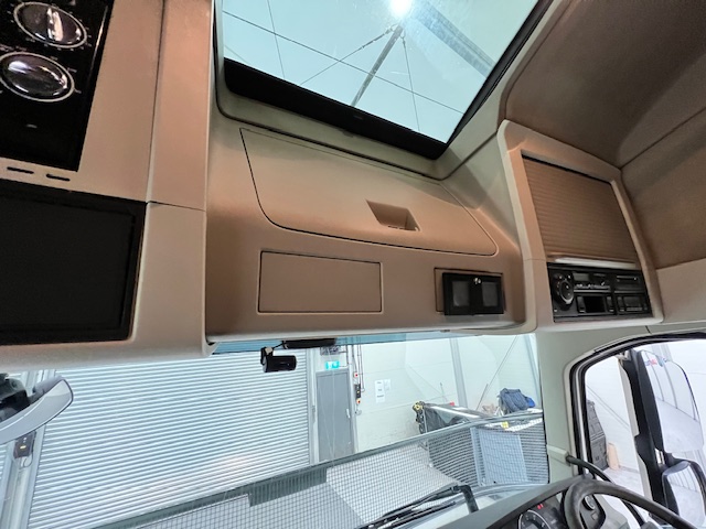 Volvo FH 500 6×2 Sleeper Cab Tractor Unit PTO