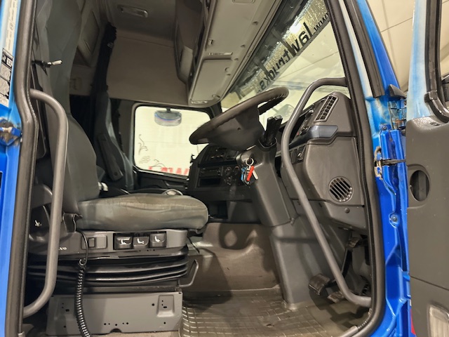 Volvo FH 460 6×2 Sleeper Cab Tractor Unit