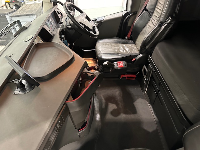 Volvo FH 500 6×2 Midlift Tractor Unit