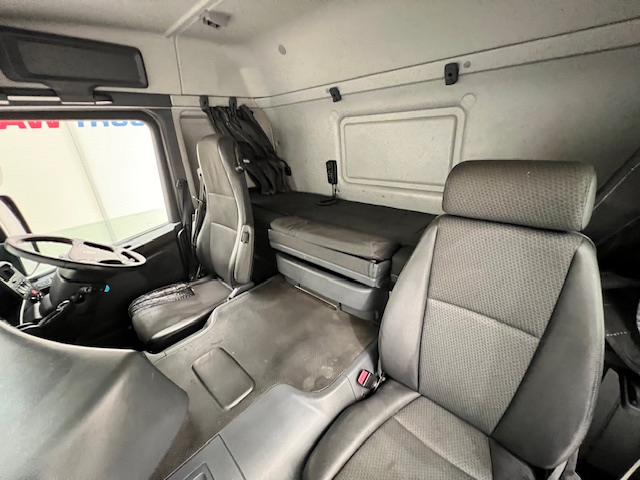 Scania P250 4×2 Sleeper Cab Box Van