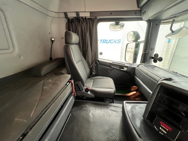 Scania G360 8×2 Sleeper Chassis Cab