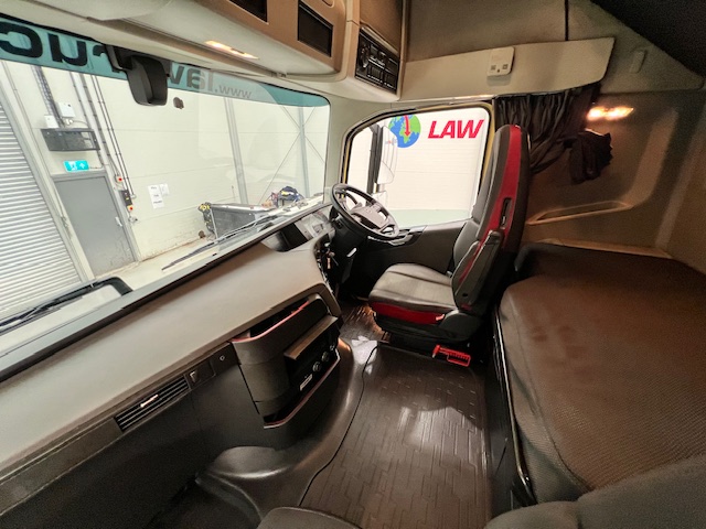 Volvo FH 500 6×2 Sleeper Cab Midlift Tractor Unit