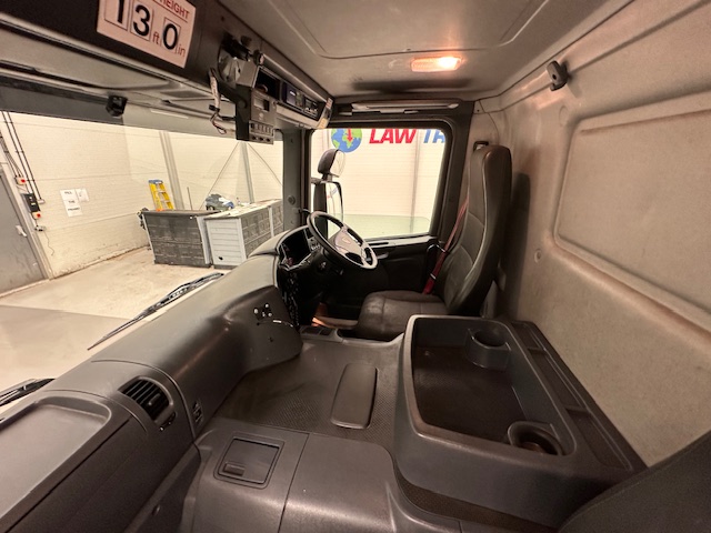 Scania P280 6×2 Rear Lift Day Cab Fridge Box